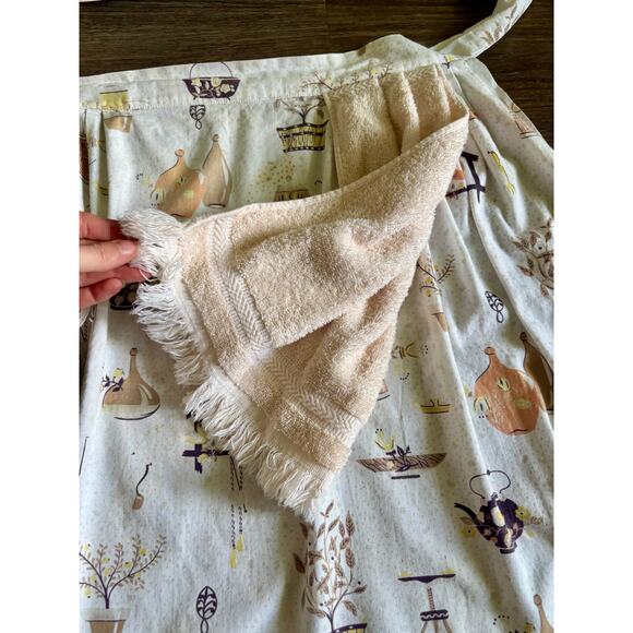 Vintage 1950s Half Apron Novelty Print Kitchen Knick Knacks Attached Hand Towel - Picture 9 of 13